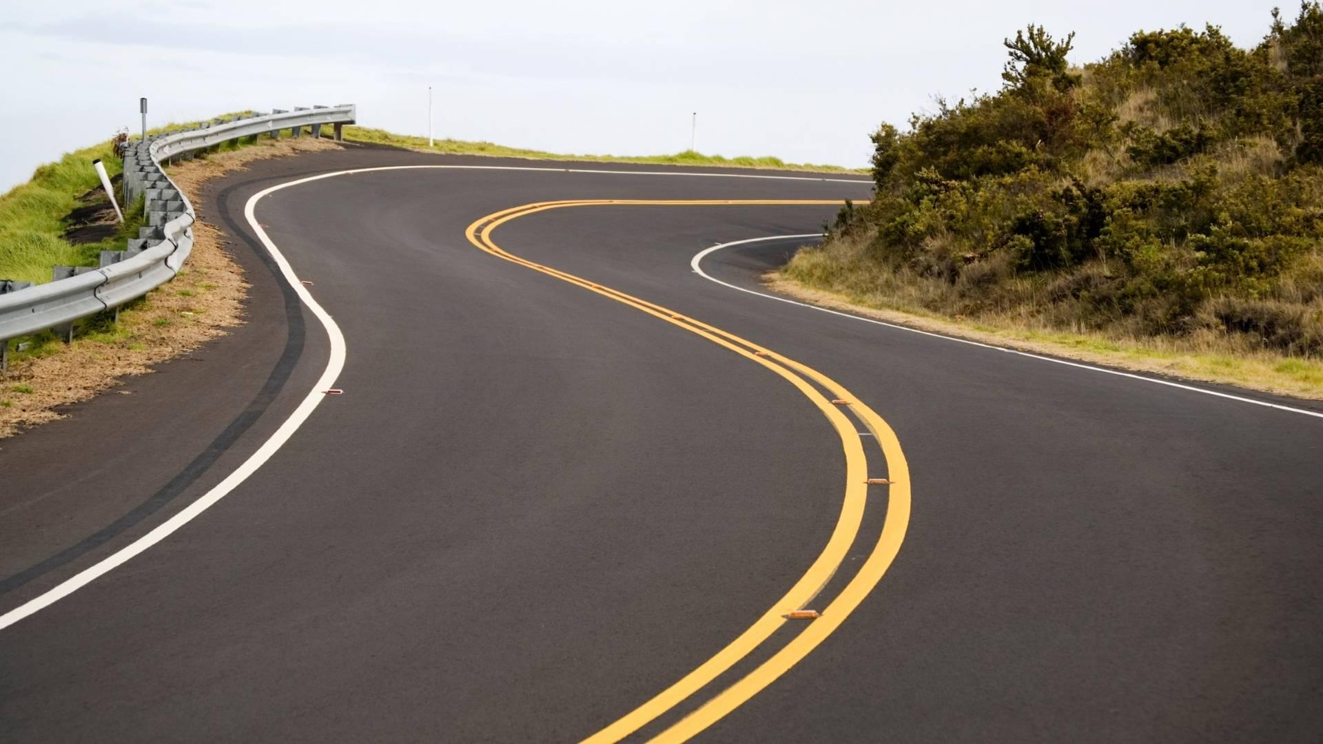 Moving_Heavy_Equipment_Up_Mountain_Roads image